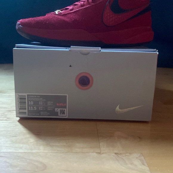 Lebron 20 Liverpool 2023